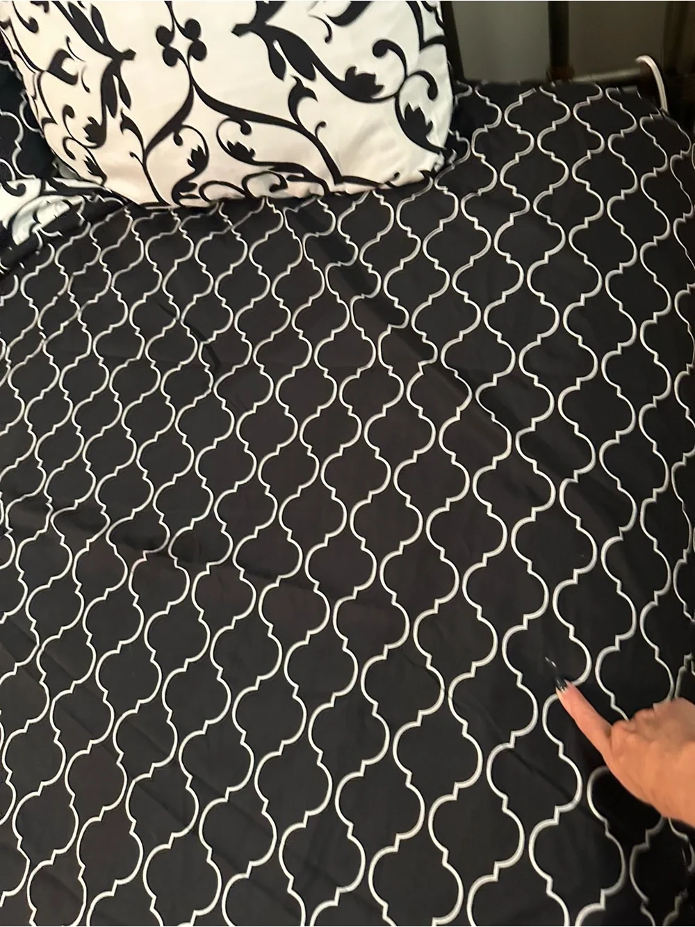 Reversible Queen Duvet Cover Set Black & White Moroccan Trellis Damask Very Soft